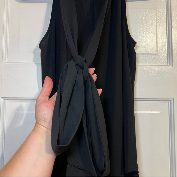 #104 NEW YORK & CO BLACK SLEEVELESS TIE FRONT TANK TOP MEDIUM - Picture 3 of 6